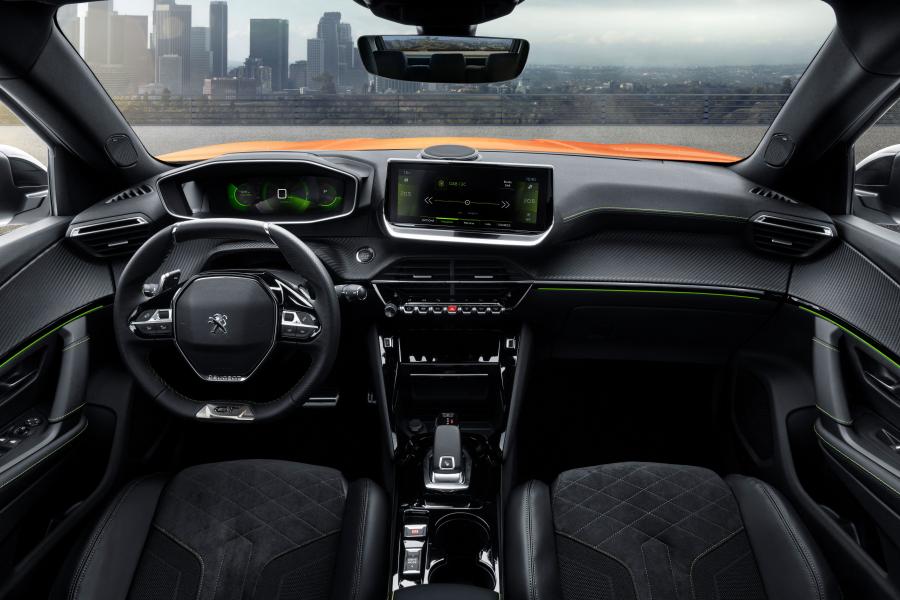 Торпедо Peugeot 2008 GT 2019 года  (WW) (фото 14 из 45)